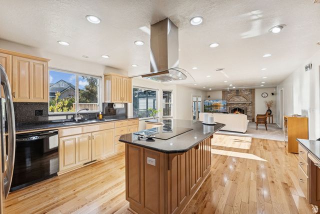 2382 SUMMERWOOD DR, Layton, UT 84040