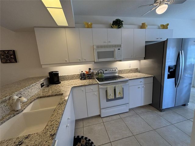 320 CLEARBROOK CIRCLE 102, Venice, FL 34292