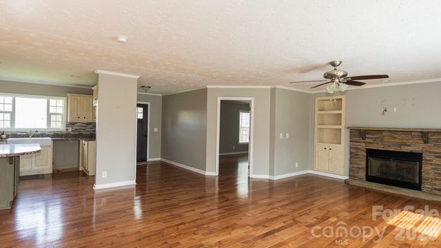 967 Barnardsville Highway, Weaverville, NC 28787