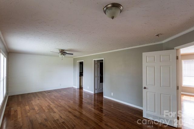 967 Barnardsville Highway, Weaverville, NC 28787