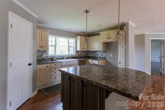 967 Barnardsville Highway, Weaverville, NC 28787