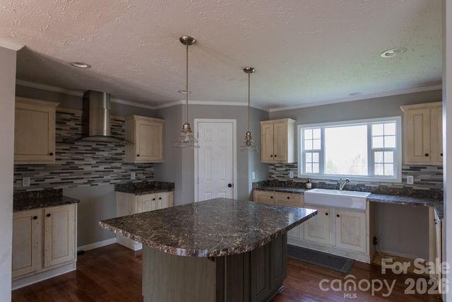 967 Barnardsville Highway, Weaverville, NC 28787