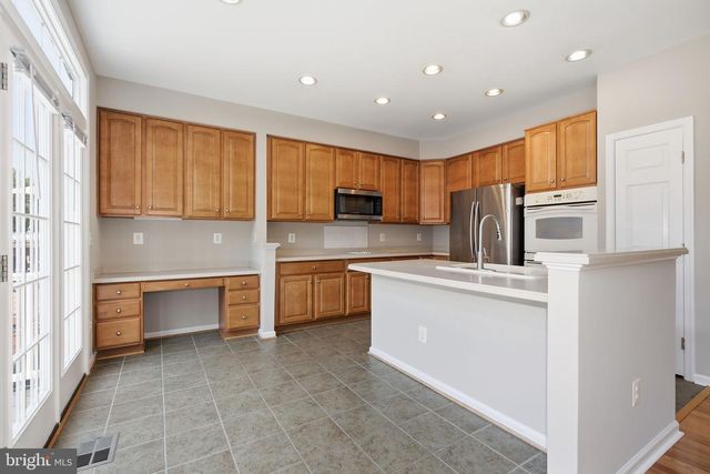 19236 KEPHARTS MILL TER, Leesburg, VA 20176