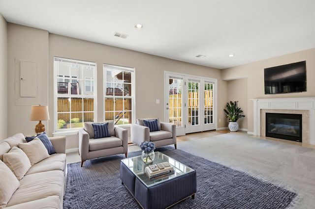19236 KEPHARTS MILL TER, Leesburg, VA 20176