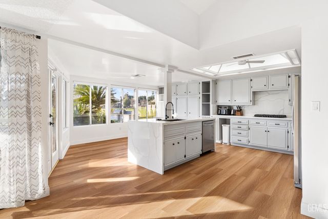 6500 Landfair Drive, Bakersfield, CA 93309