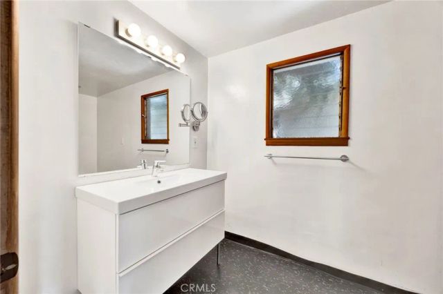 579 Crane Boulevard, Los Angeles, CA 90065