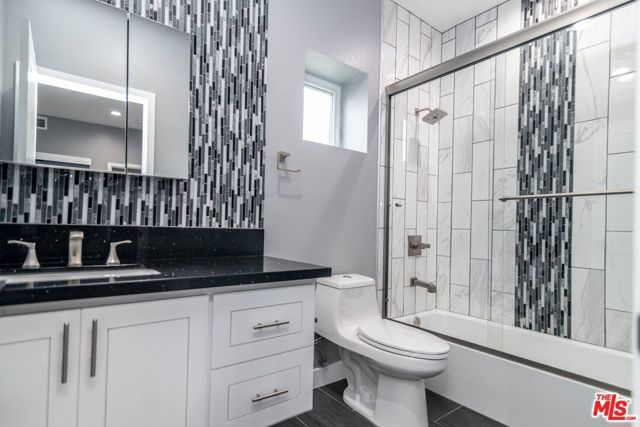 1623 S New Hampshire Avenue, Los Angeles, CA 90006