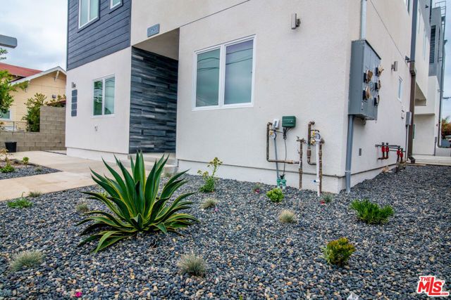 1623 S New Hampshire Avenue, Los Angeles, CA 90006
