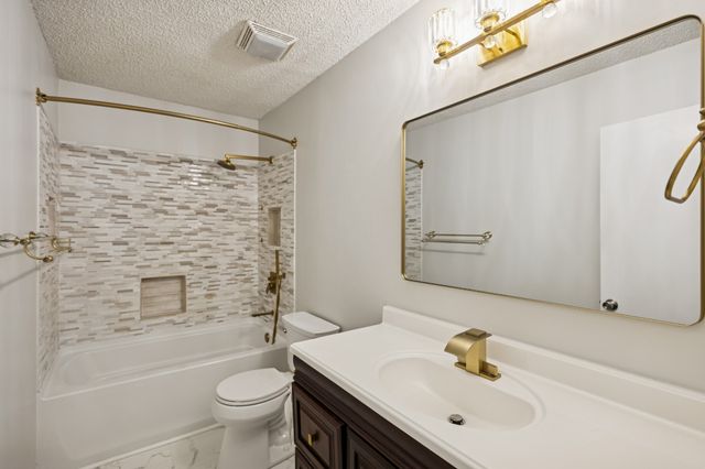 465 Rockwood Dr, Hermitage, TN 37076