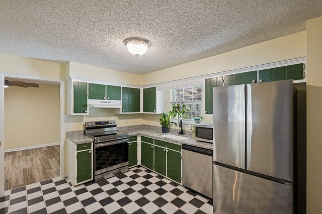 465 Rockwood Dr, Hermitage, TN 37076