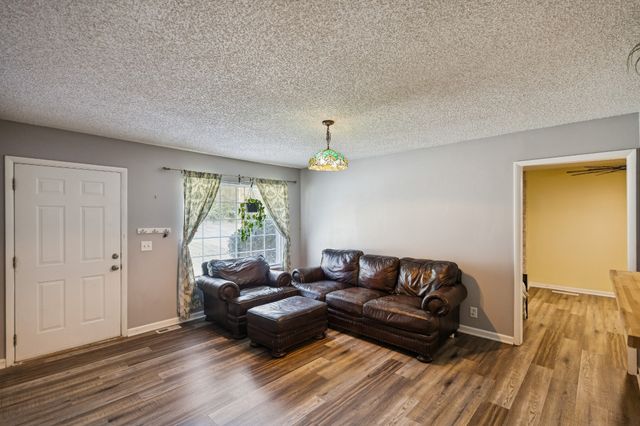 465 Rockwood Dr, Hermitage, TN 37076