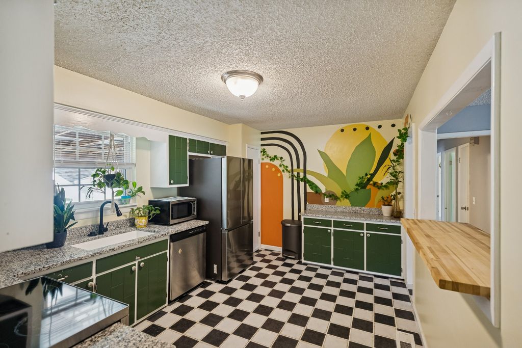 465 Rockwood Dr, Hermitage, TN 37076