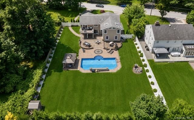 236 Windsor Avenue, Brightwaters, NY 11718