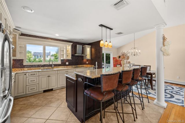 236 Windsor Avenue, Brightwaters, NY 11718
