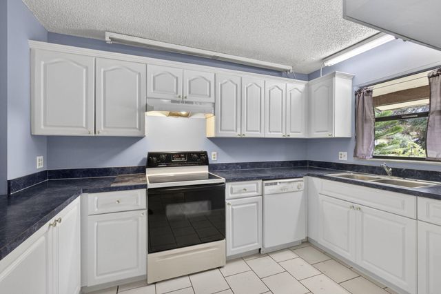 4661 Perth Road 4661, West Palm Beach, FL 33415
