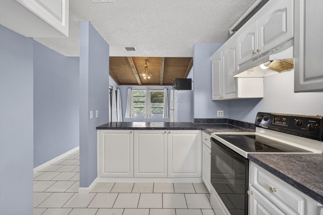 4661 Perth Road 4661, West Palm Beach, FL 33415