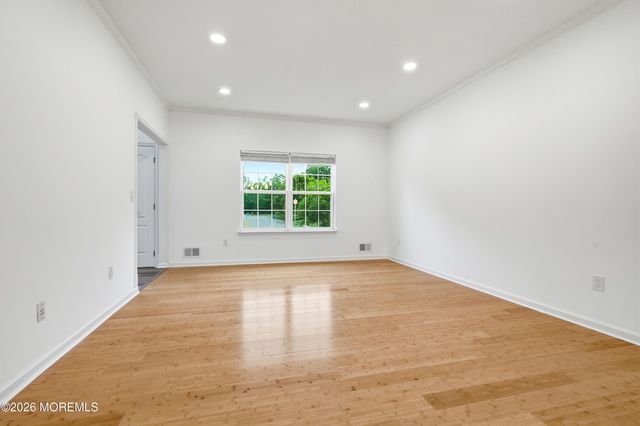 10 Etty Drive, Manchester, NJ 08759