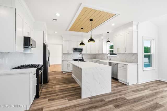 10 Etty Drive, Manchester, NJ 08759