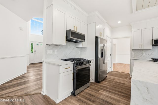 10 Etty Drive, Manchester, NJ 08759