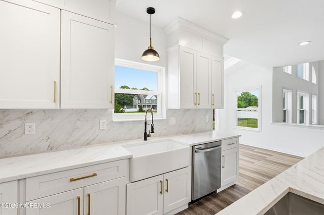 10 Etty Drive, Manchester, NJ 08759