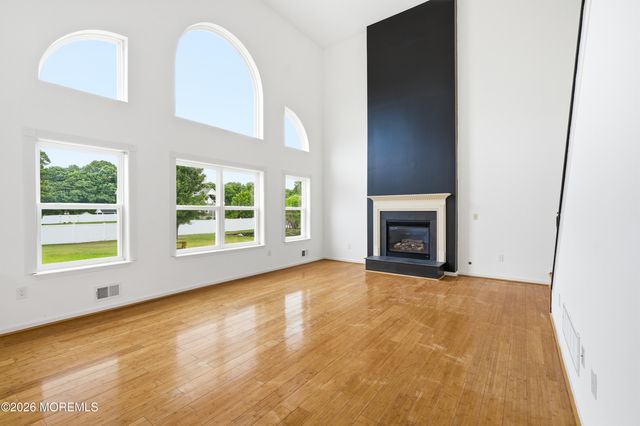 10 Etty Drive, Manchester, NJ 08759