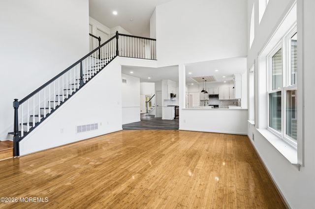 10 Etty Drive, Manchester, NJ 08759