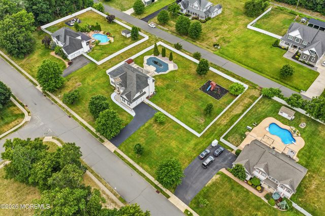 10 Etty Drive, Manchester, NJ 08759