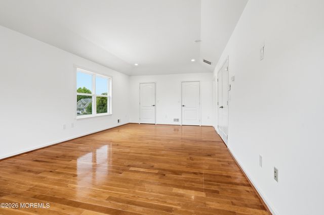 10 Etty Drive, Manchester, NJ 08759