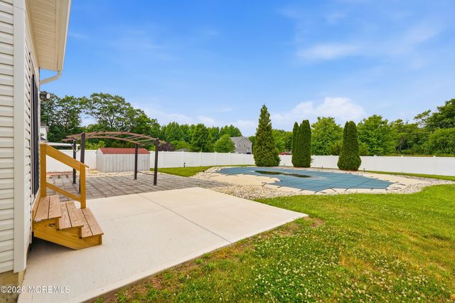 10 Etty Drive, Manchester, NJ 08759