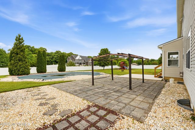 10 Etty Drive, Manchester, NJ 08759