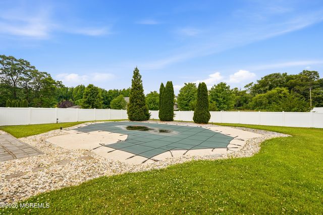 10 Etty Drive, Manchester, NJ 08759