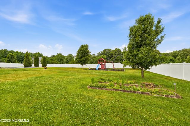10 Etty Drive, Manchester, NJ 08759