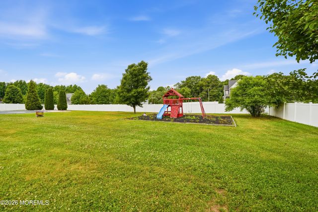 10 Etty Drive, Manchester, NJ 08759