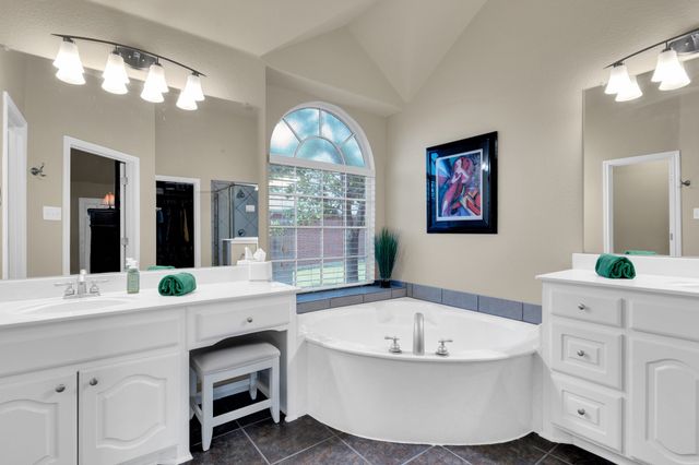 5210 Medallion Court, Midlothian, TX 76065