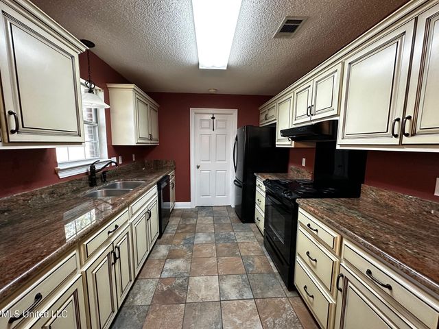 3308 Neptune Drive, Gautier, MS 39553