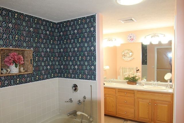 73 Bridle Cross Road 73, Fitchburg, MA 01420