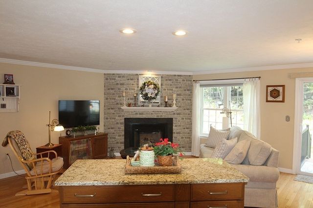 73 Bridle Cross Road 73, Fitchburg, MA 01420