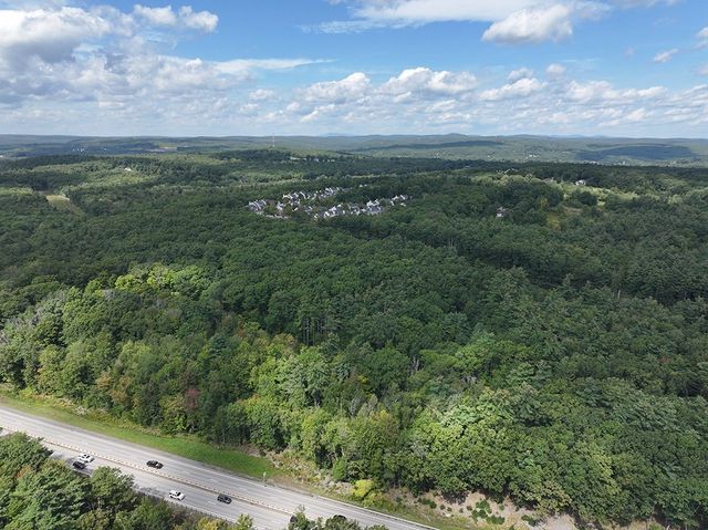 73 Bridle Cross Road 73, Fitchburg, MA 01420