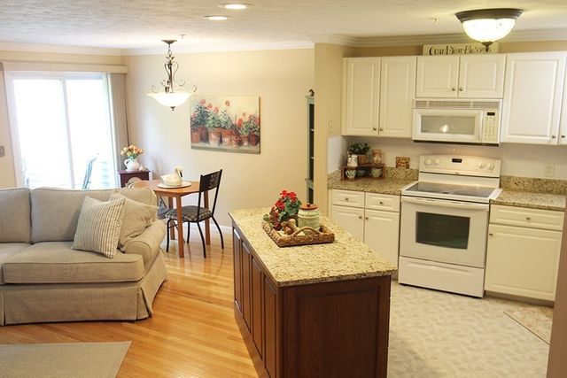 73 Bridle Cross Road 73, Fitchburg, MA 01420