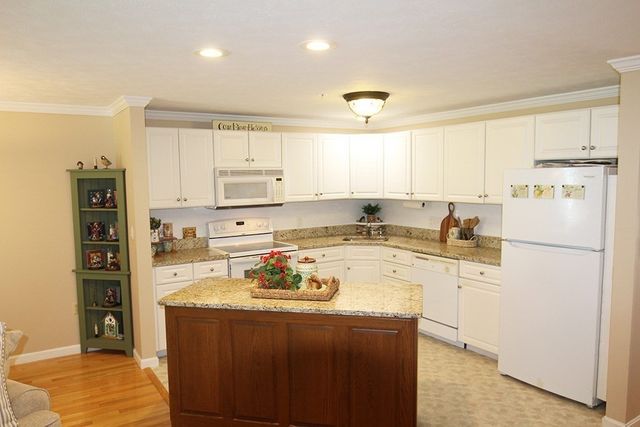 73 Bridle Cross Road 73, Fitchburg, MA 01420