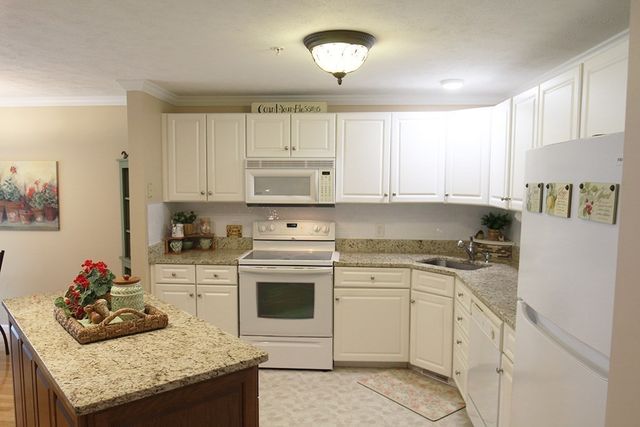 73 Bridle Cross Road 73, Fitchburg, MA 01420
