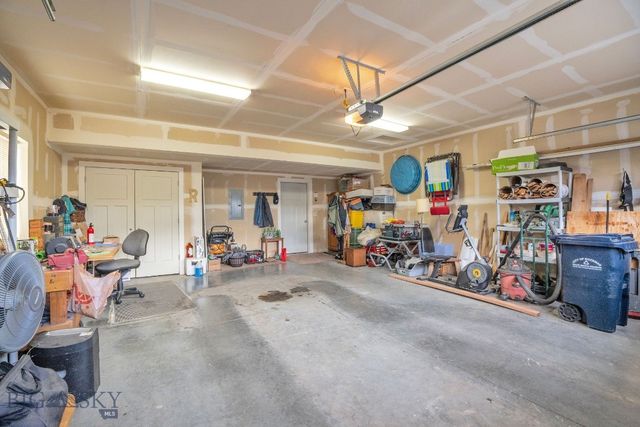 5025 Dragon Fly Street, Bozeman, MT 59718