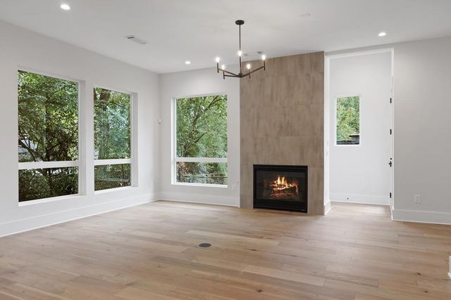 1186B Francis NW Street, Atlanta, GA 30318