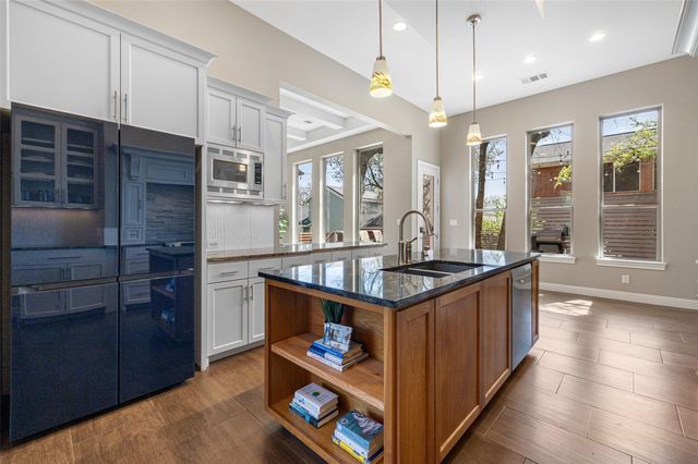 1017 S Quinlan Park RD, Austin, TX 78732