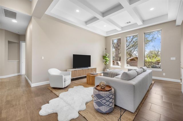 1017 S Quinlan Park RD, Austin, TX 78732