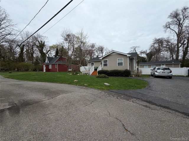 8 Castle Street, East Patchogue, NY 11772