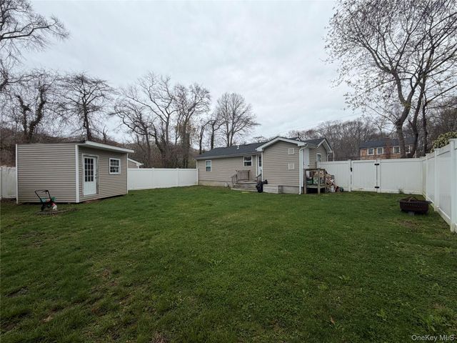 8 Castle Street, East Patchogue, NY 11772