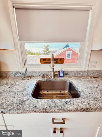 5 E 73RD ST, Harvey Cedars, NJ 08008