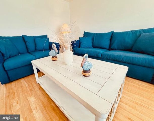 5 E 73RD ST, Harvey Cedars, NJ 08008