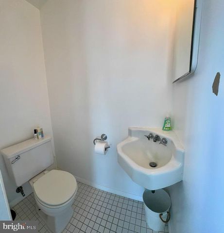 5 E 73RD ST, Harvey Cedars, NJ 08008